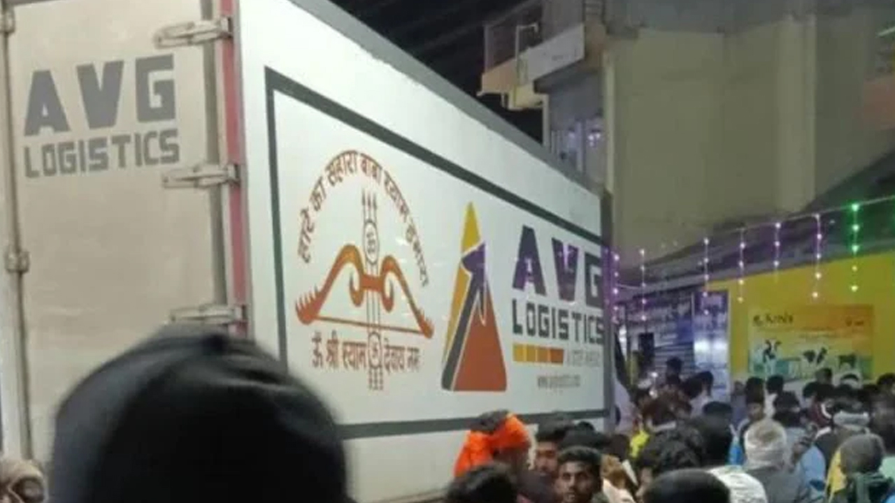 ভারতে কর্ণাটকে গণেশ বিসর্জনে ট্রাকের ধাক্কায় ৮ জন নিহত